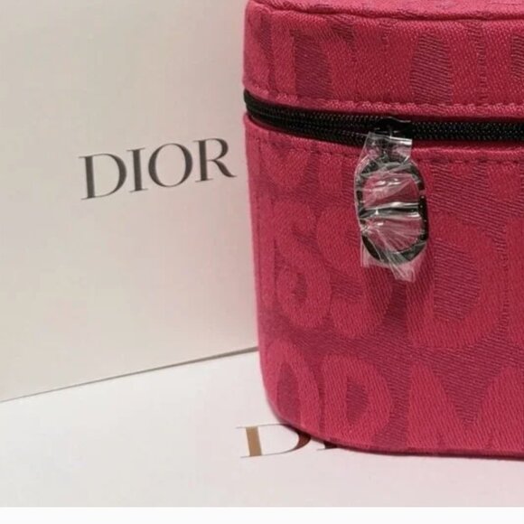 ✨ Miss Dior Essence Pink Vanity Pouch + Dior Perfume Sample ✨ - Picture 5 of 8